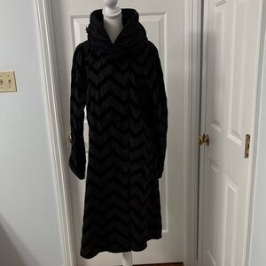 Mycra Pac Donatella Reversible Velvet Chevron & Nickel packable Raincoat. Sz M